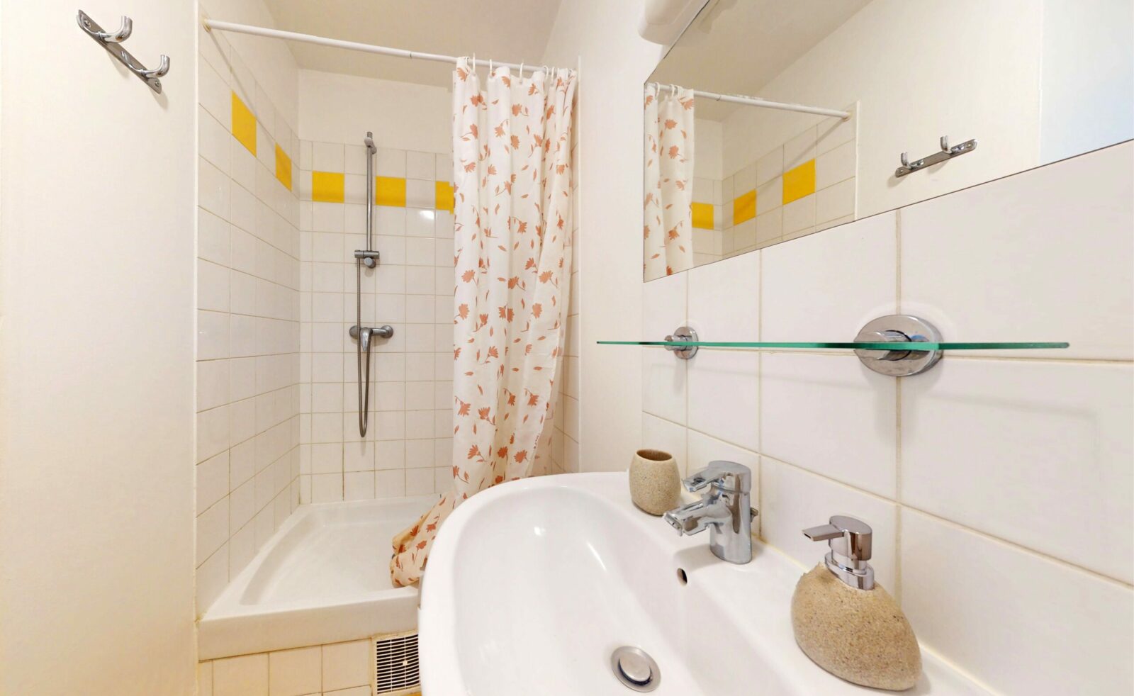 salle de bain - résidence étudiante Le-Rodrigue - Montreuil - Arpej