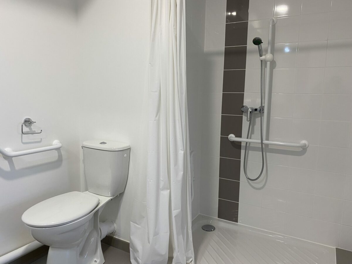 Salle d'eau résidence étudiante Nicolas Copernic à Champs-sur-Marne - ARPEJ