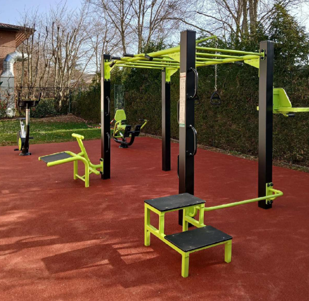 Sport extérieur résidence étudiante La Cybèle à Voisins le Bretonneux - Arpej
