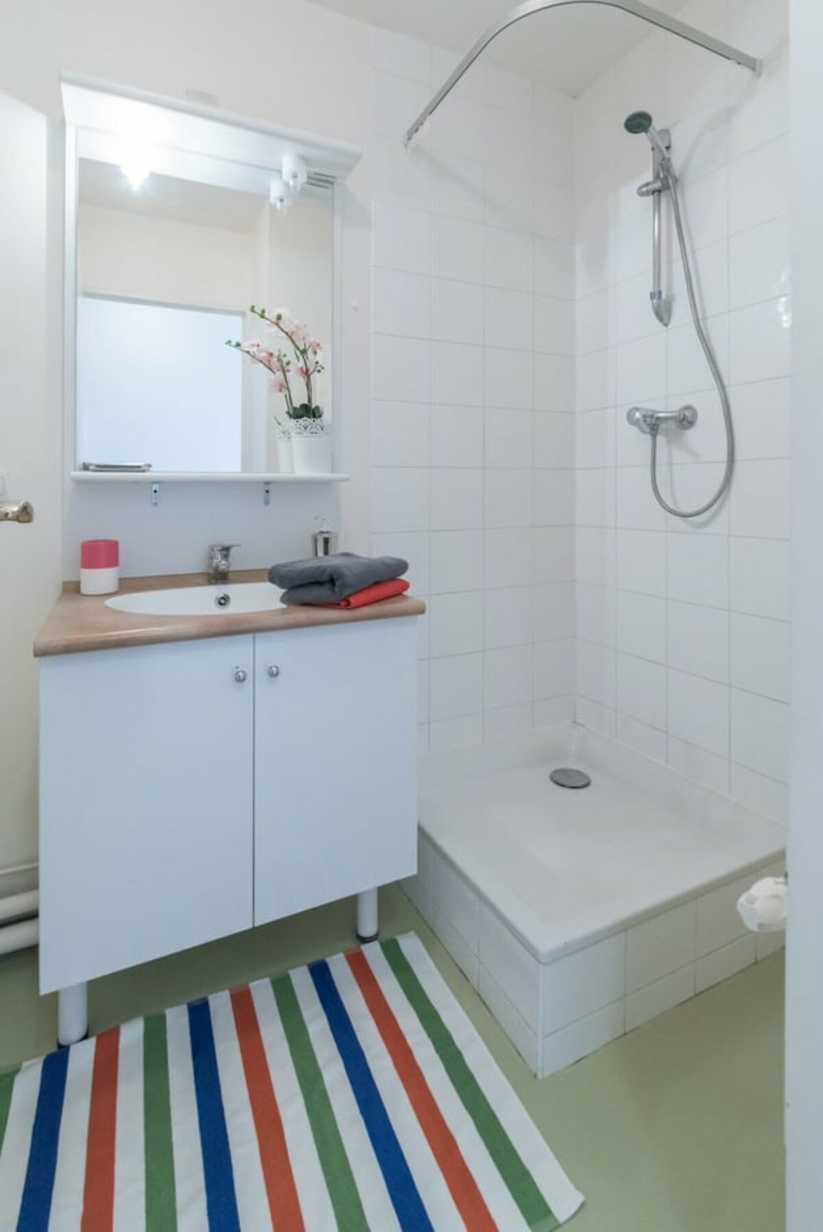 salle de bain résidence étudiante La Cybèle à Voisins-le-Bretonneux - ARPEJ