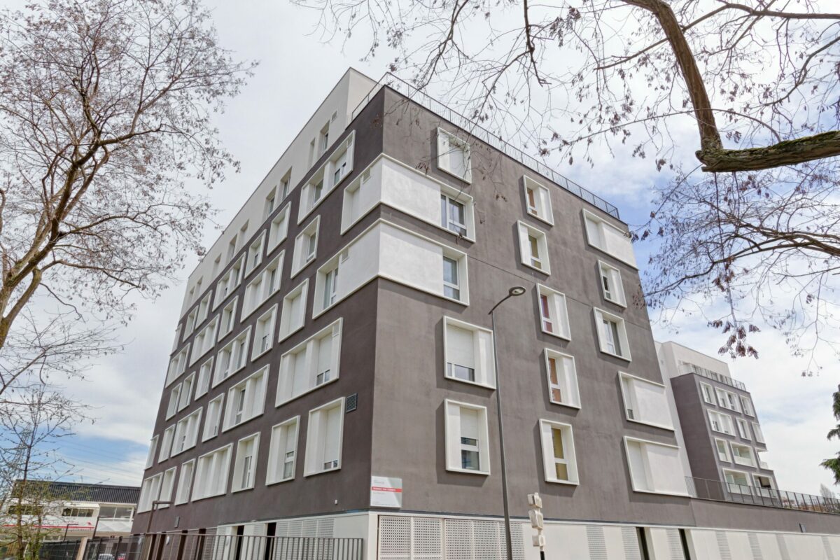 extérieur résidence étudiante Paul Delouvrier à Cergy - ARPEJ
