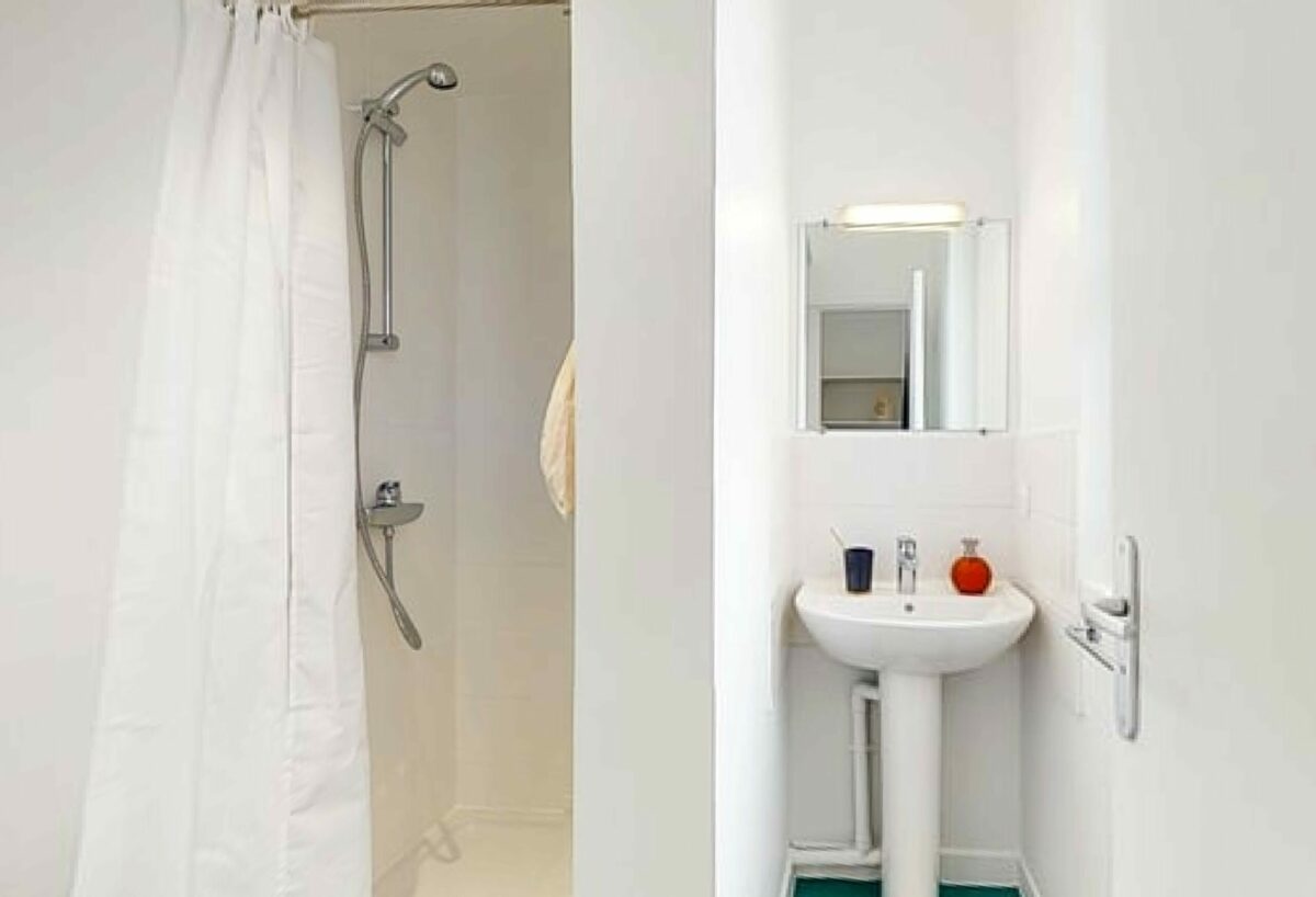 Salle de bain résidence étudiante Paul Cézanne à Cergy - Arpej
