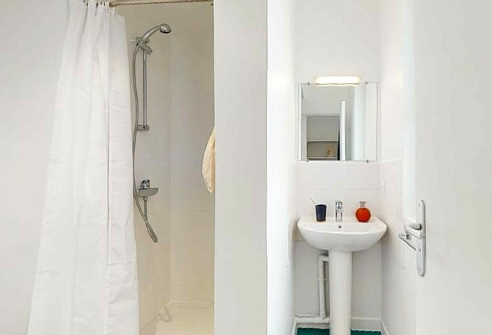 Salle de bain résidence étudiante Paul Cézanne à Cergy - Arpej