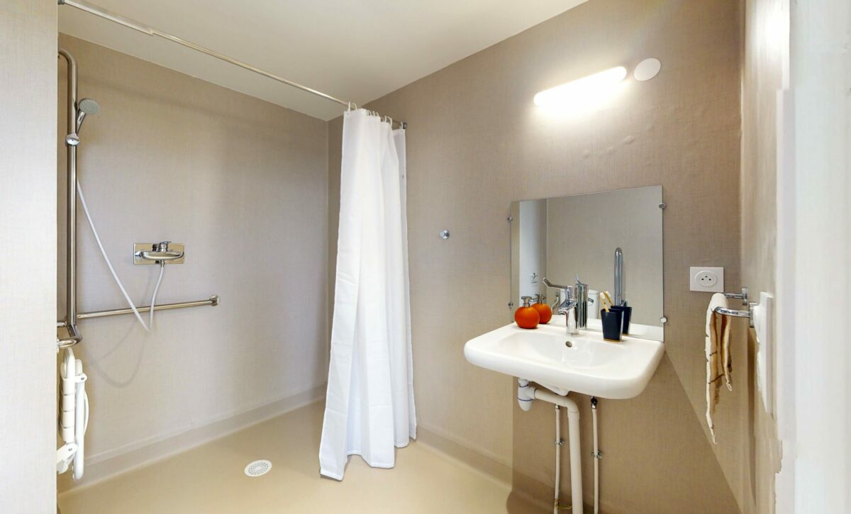 Salle de bain résidence étudiante Paul Cézanne à Cergy - Arpej