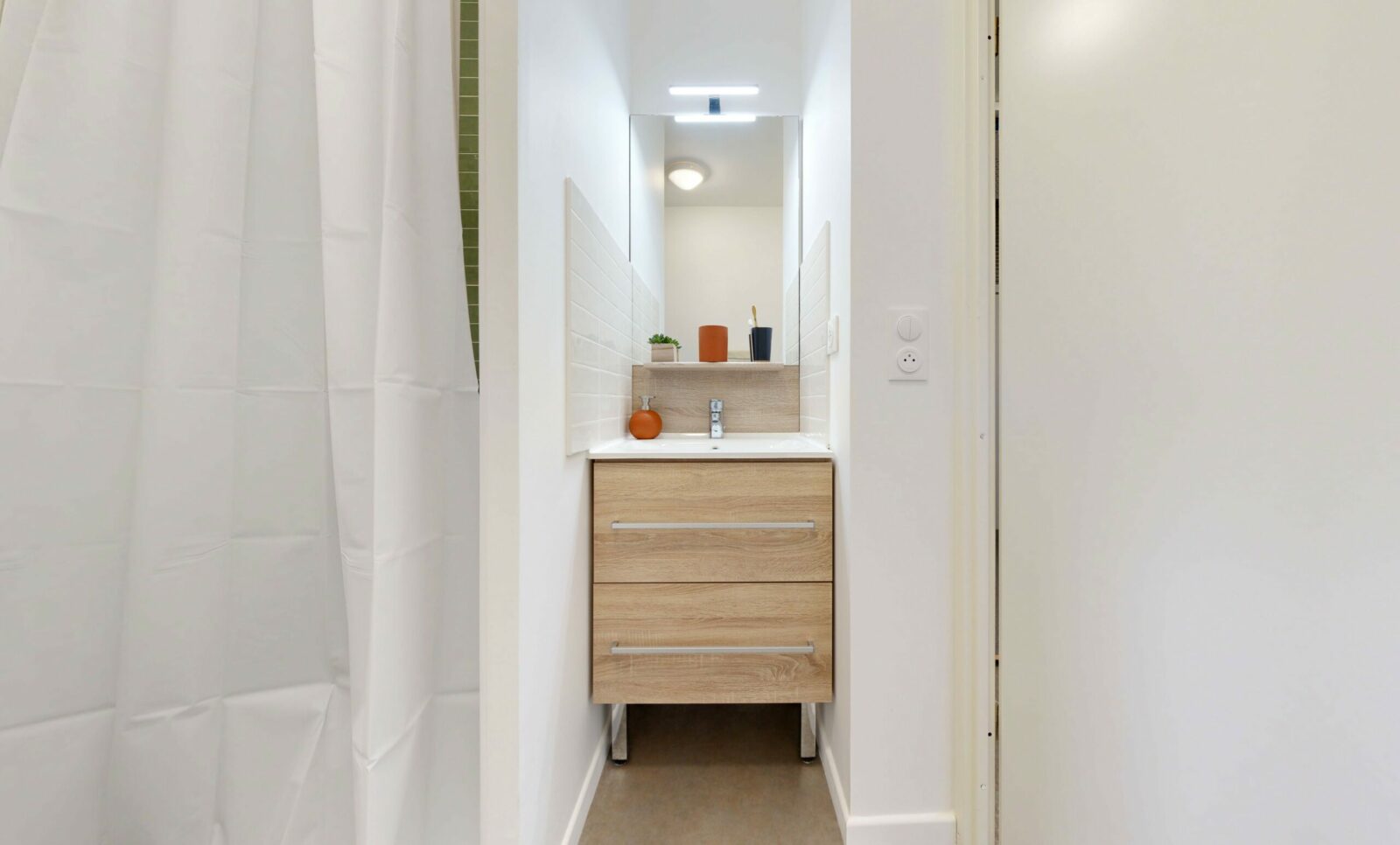 Salle de bain résidence étudiante Raymond Aron à La Garenne-Colombes - ARPEJ