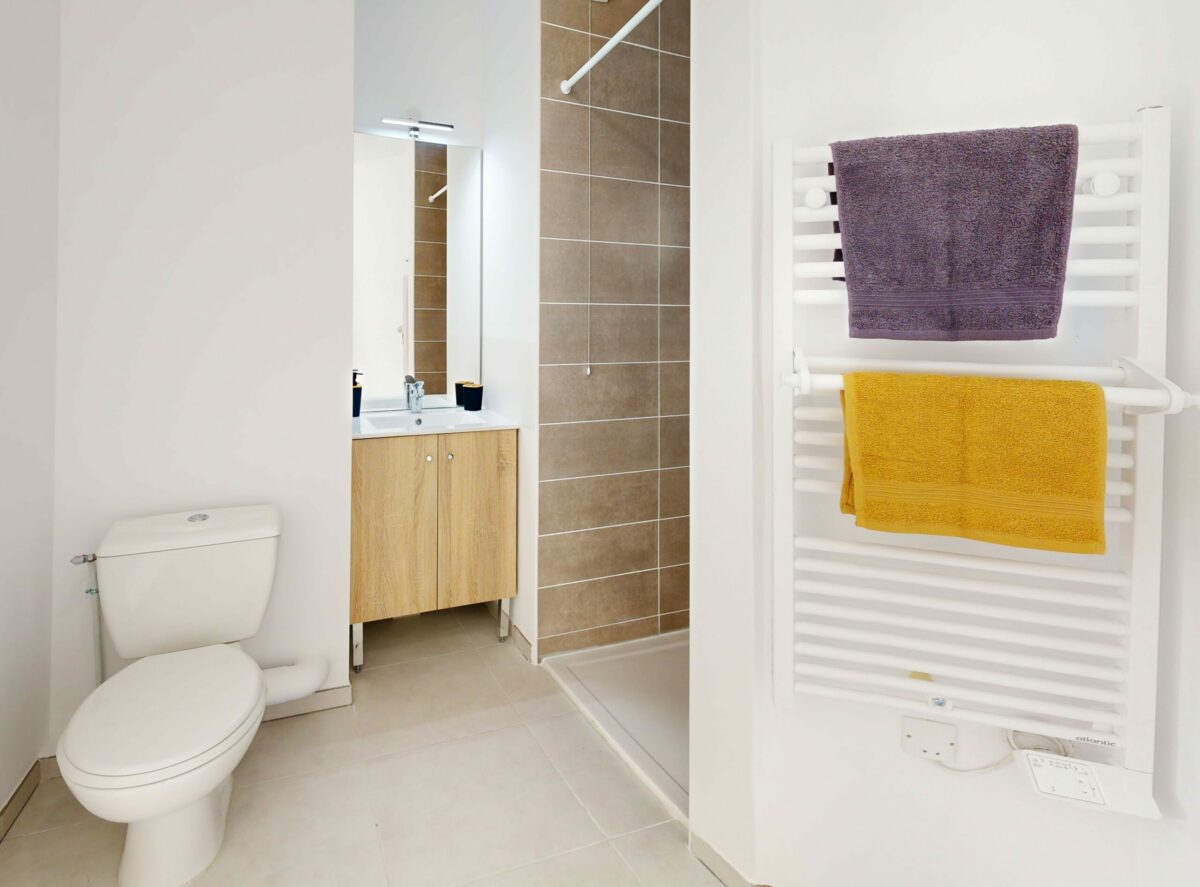 salle de bain résidence étudiante Canissat à Marseille - ARPEJ