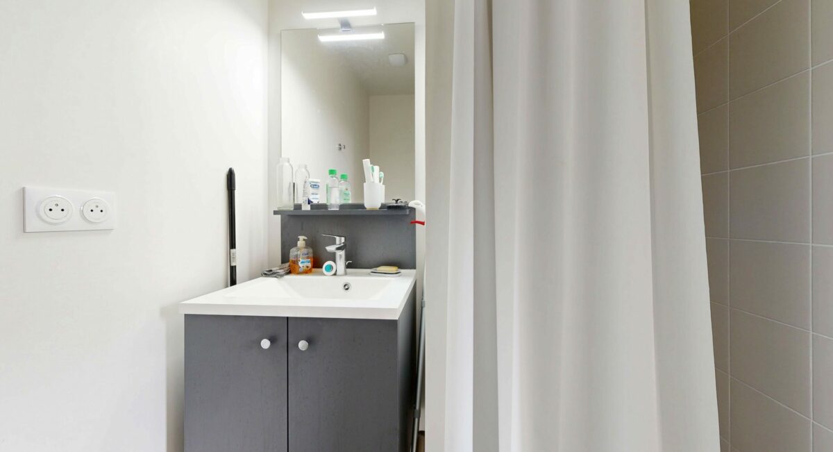 salle d'eau résidence étudiante Danielle Casanova à Paris 18ème - ARPEJ