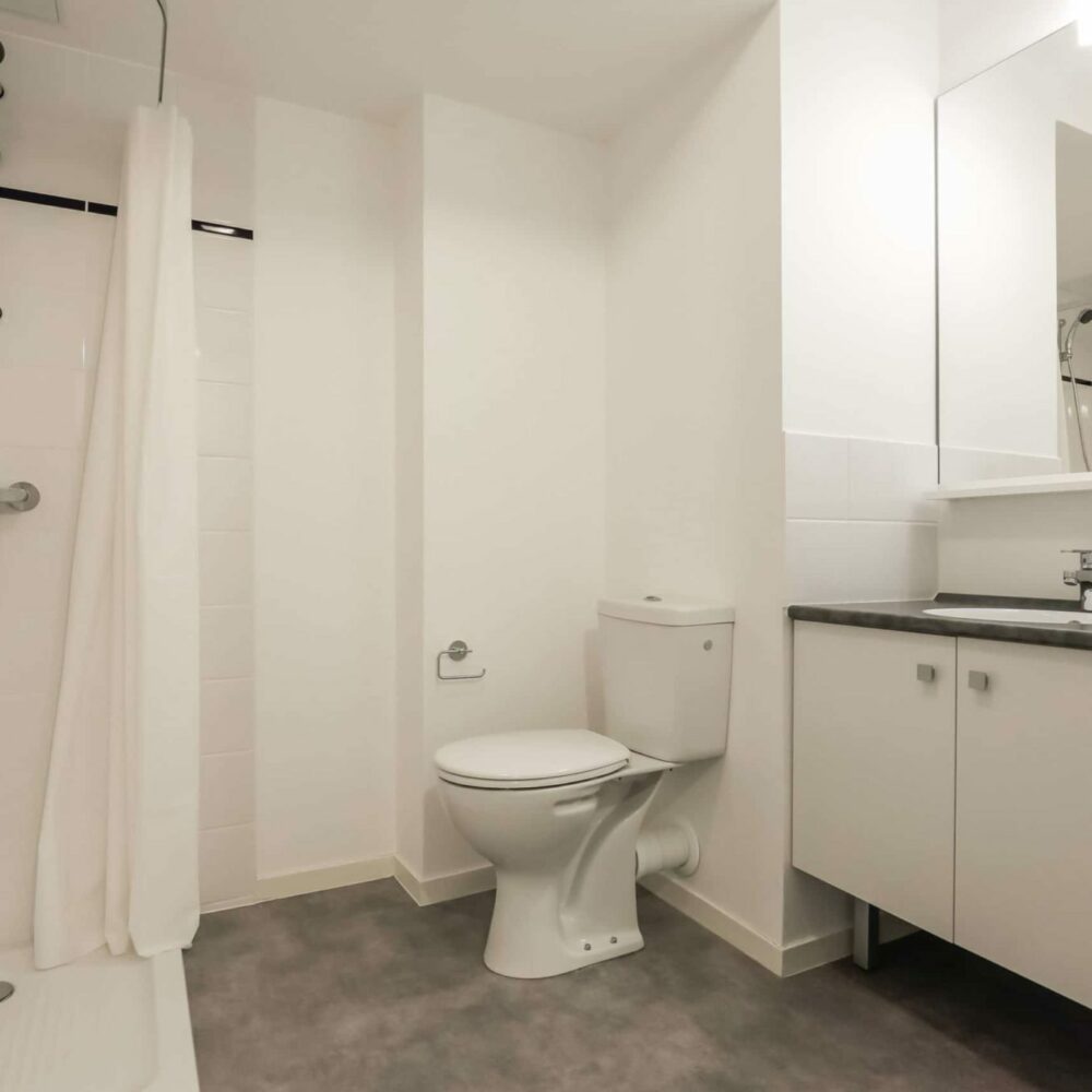 Salle de bain résidence étudiante et jeunes actifs Mantes La ville Arpej Jazz -