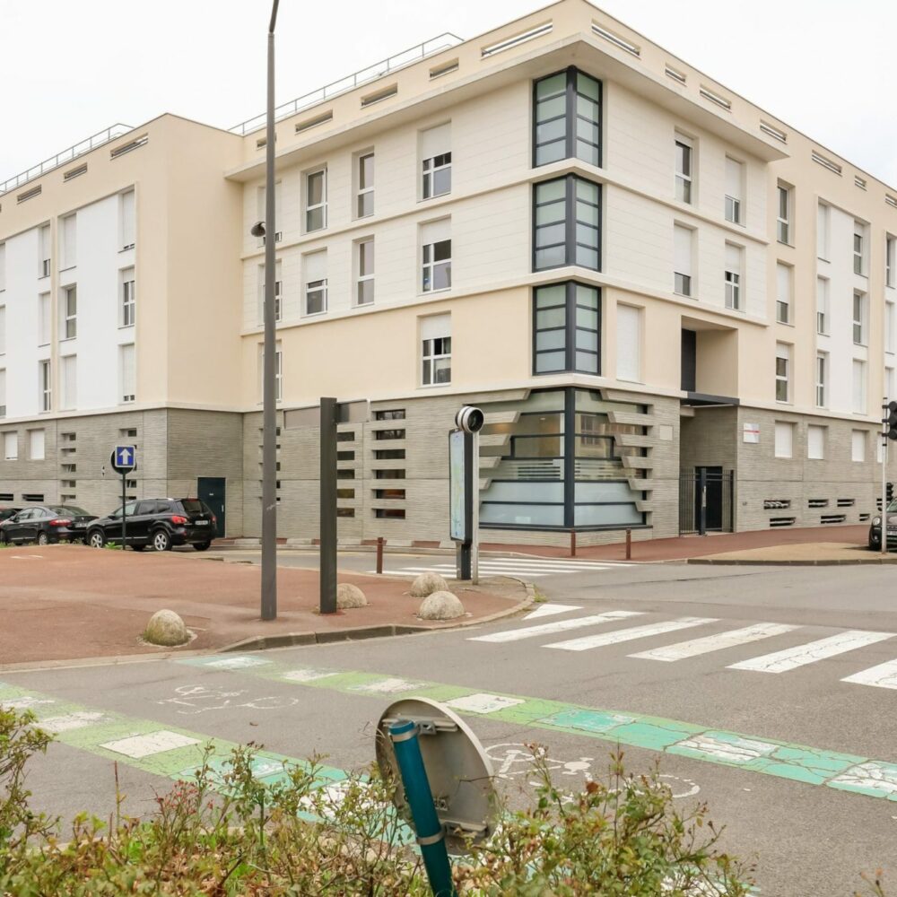 extérieur résidence étudiante et jeunes actifsMichel Serres le Luzard à Noisiel -ARPEJ