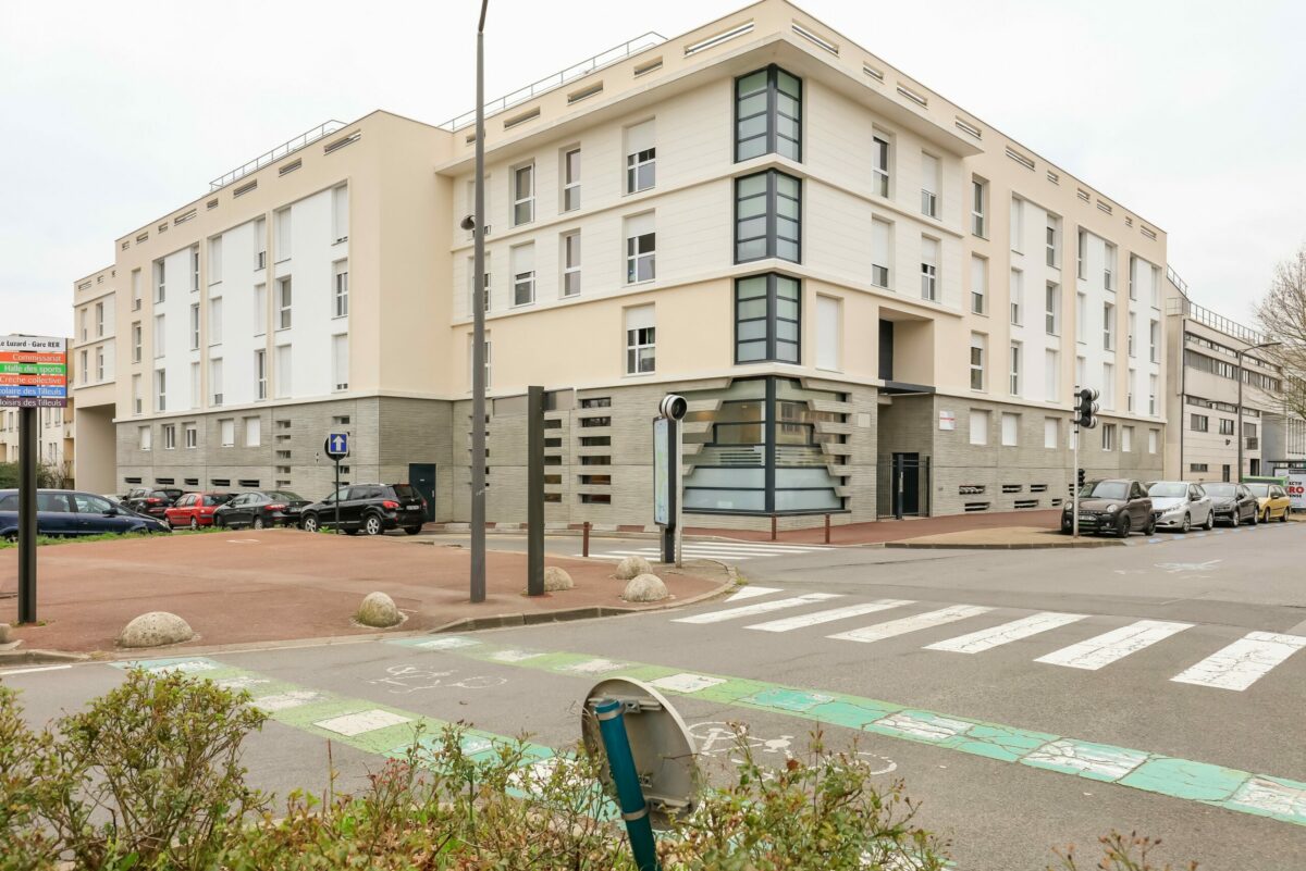 extérieur résidence étudiante et jeunes actifsMichel Serres le Luzard à Noisiel -ARPEJ