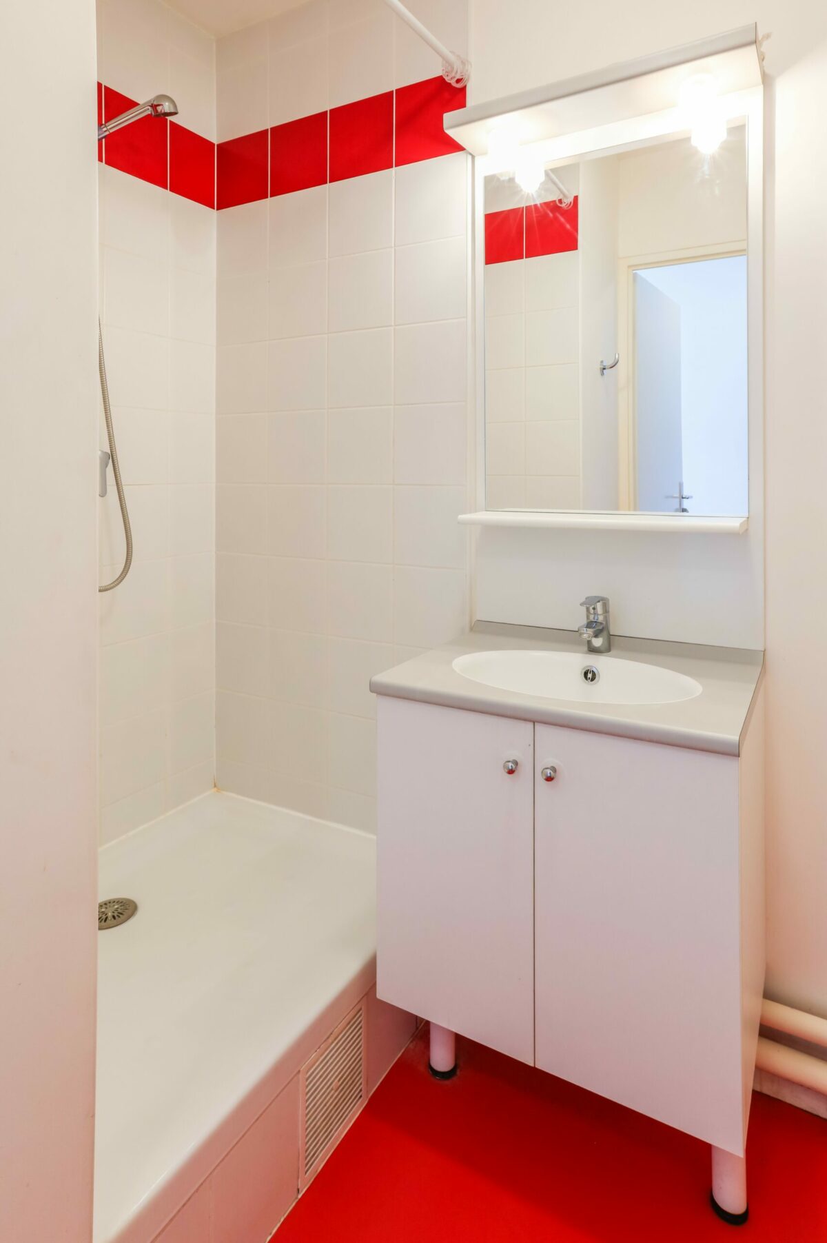 Salle de bain résidence étudiante et jeunes actifs Millénium à Vélizy-Villacoublay -ARPEJ