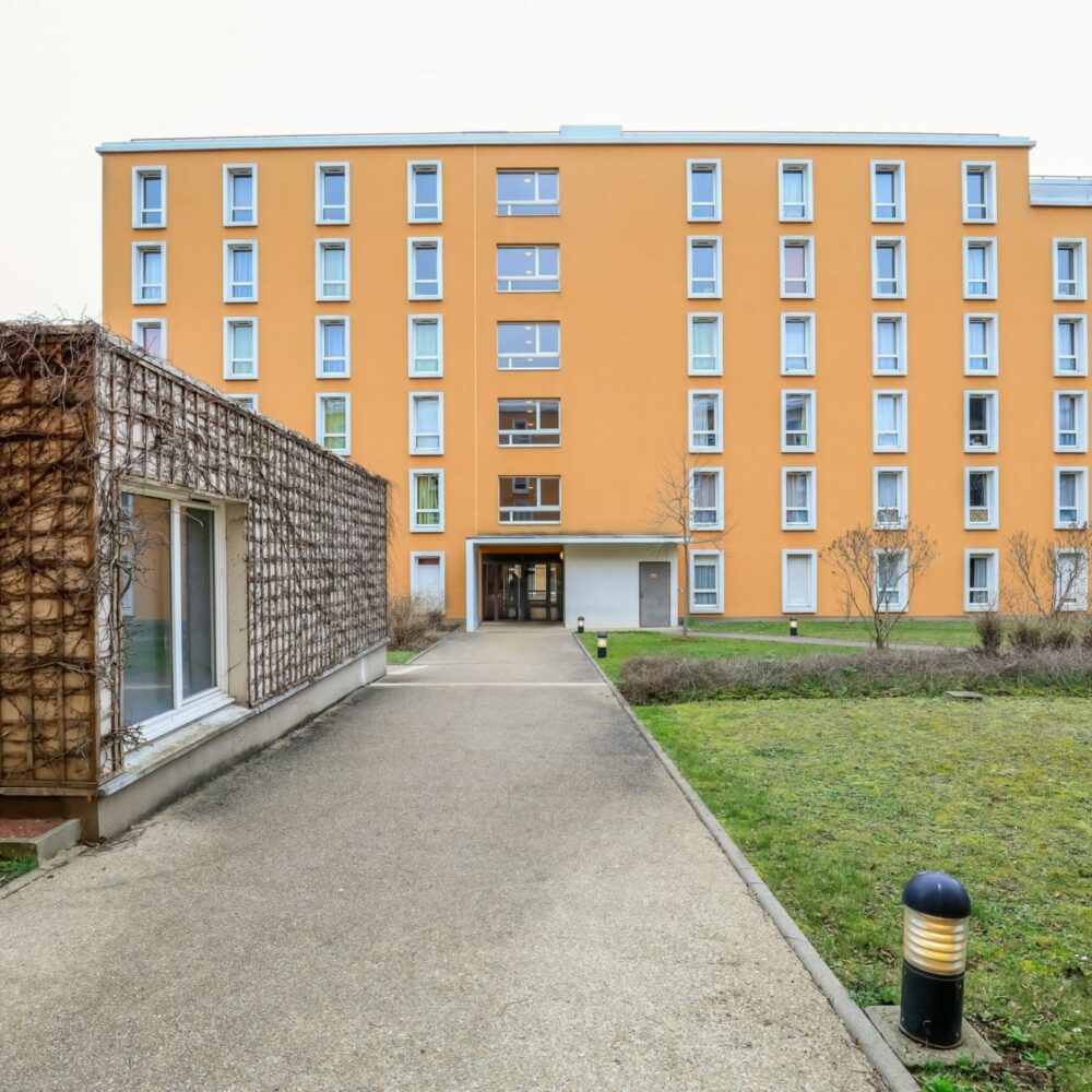 extérieur résidence étudiante Nicolas Appert à Ivry-sur-Seine - ARPEJ