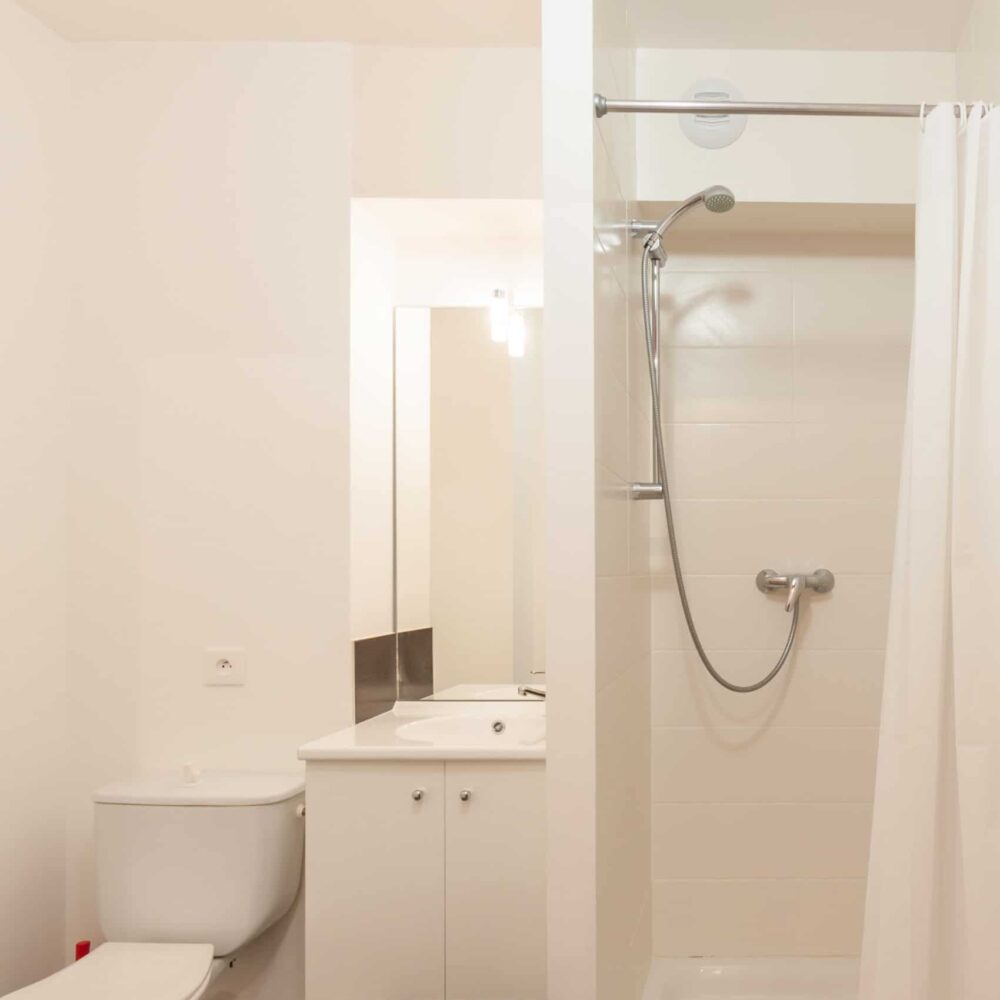 salle de bain résidence étudiante Du Technopole à Plouzané - ARPEJ