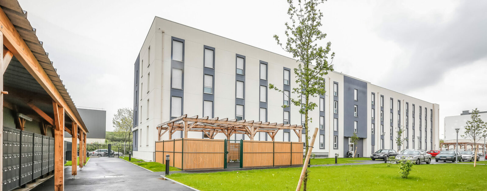 extérieur résidence étudiante Val Pompadour à Valenton - ARPEJ